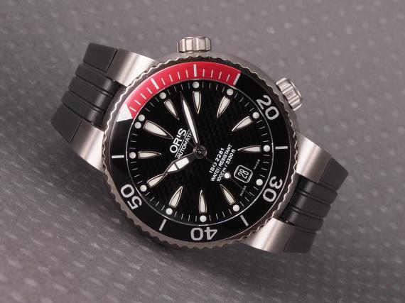 oris divers titan date