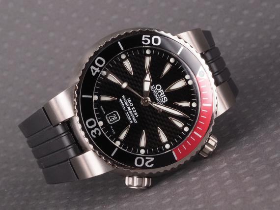 oris divers titan date