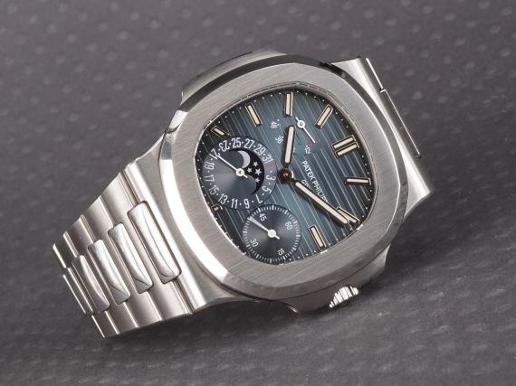 nautilus moon phase